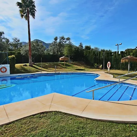 Luxury 4 Pers In Apartment Alhaurin de la Torre